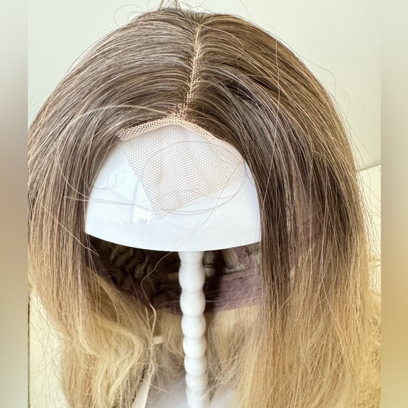 AISI QUEENS Long Straight Blonde Ombre Synthetic Wig 24” Heat Resistant - Picture 6 of 9